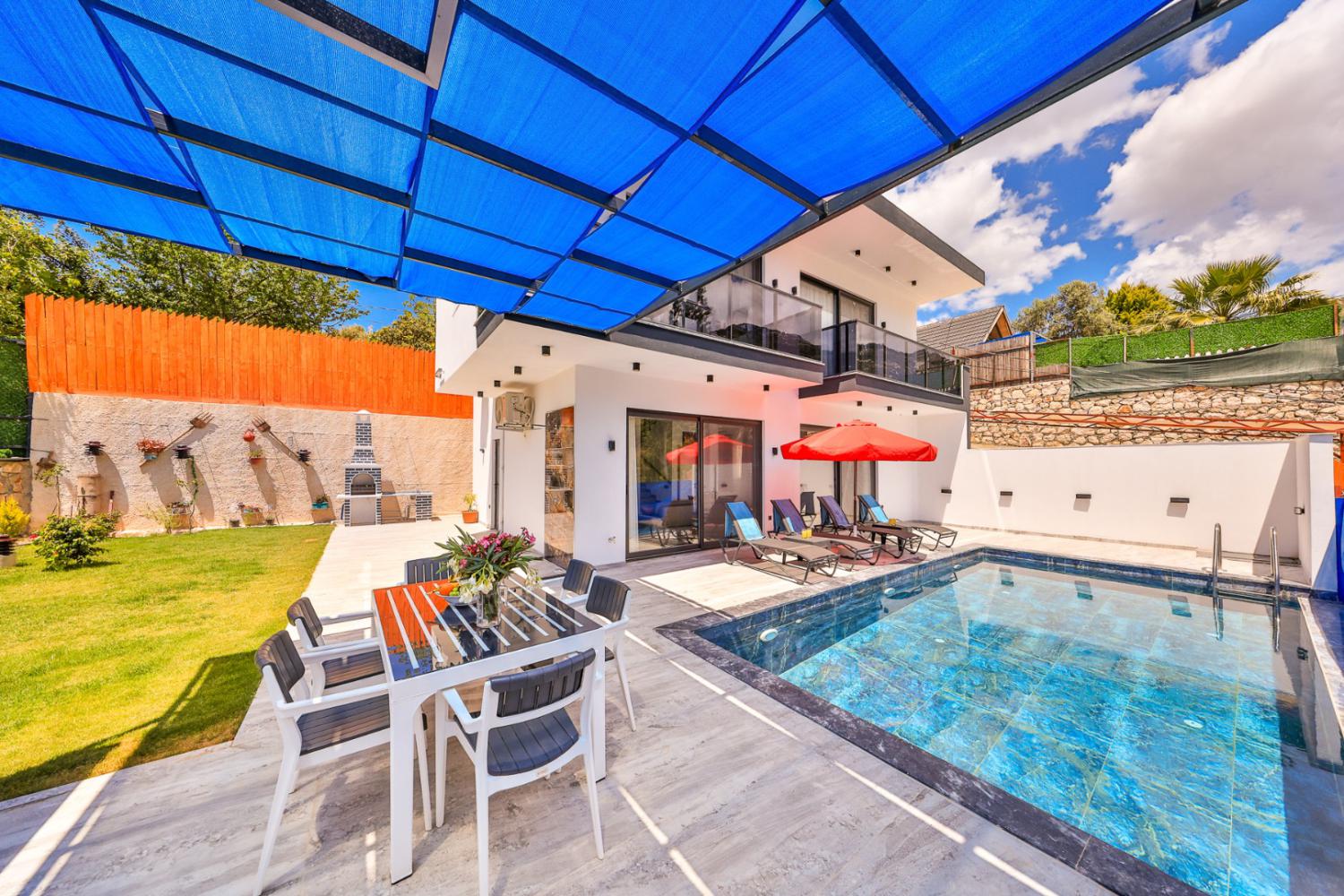 Villa Zülfikar ;(4) Kişilik Doğa içerisinde muhafazakar kiralık villa .