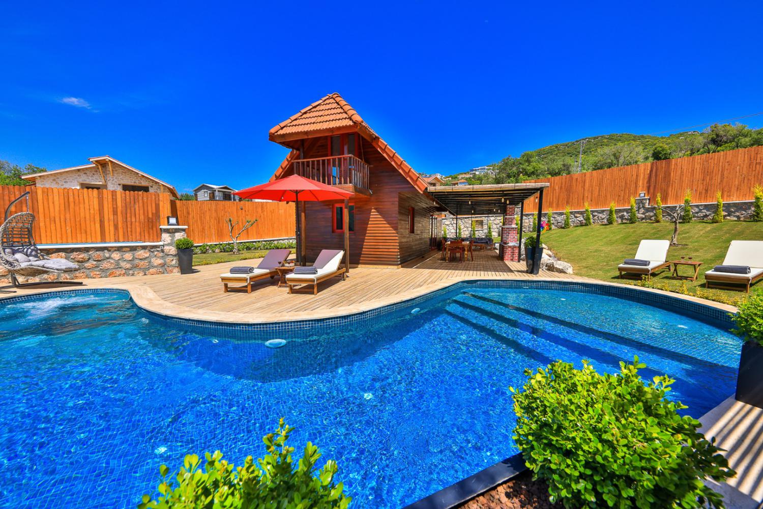 Villa Wooden House Sarıbelen, Kalkan'da (5) Kişilik Doğa İçinde Kiralık Villa